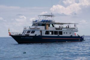 phuket-dive-boat